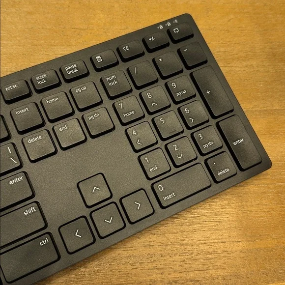 Dell Black Wireless Keyboard and Mouse Combo - Picture 4 of 16